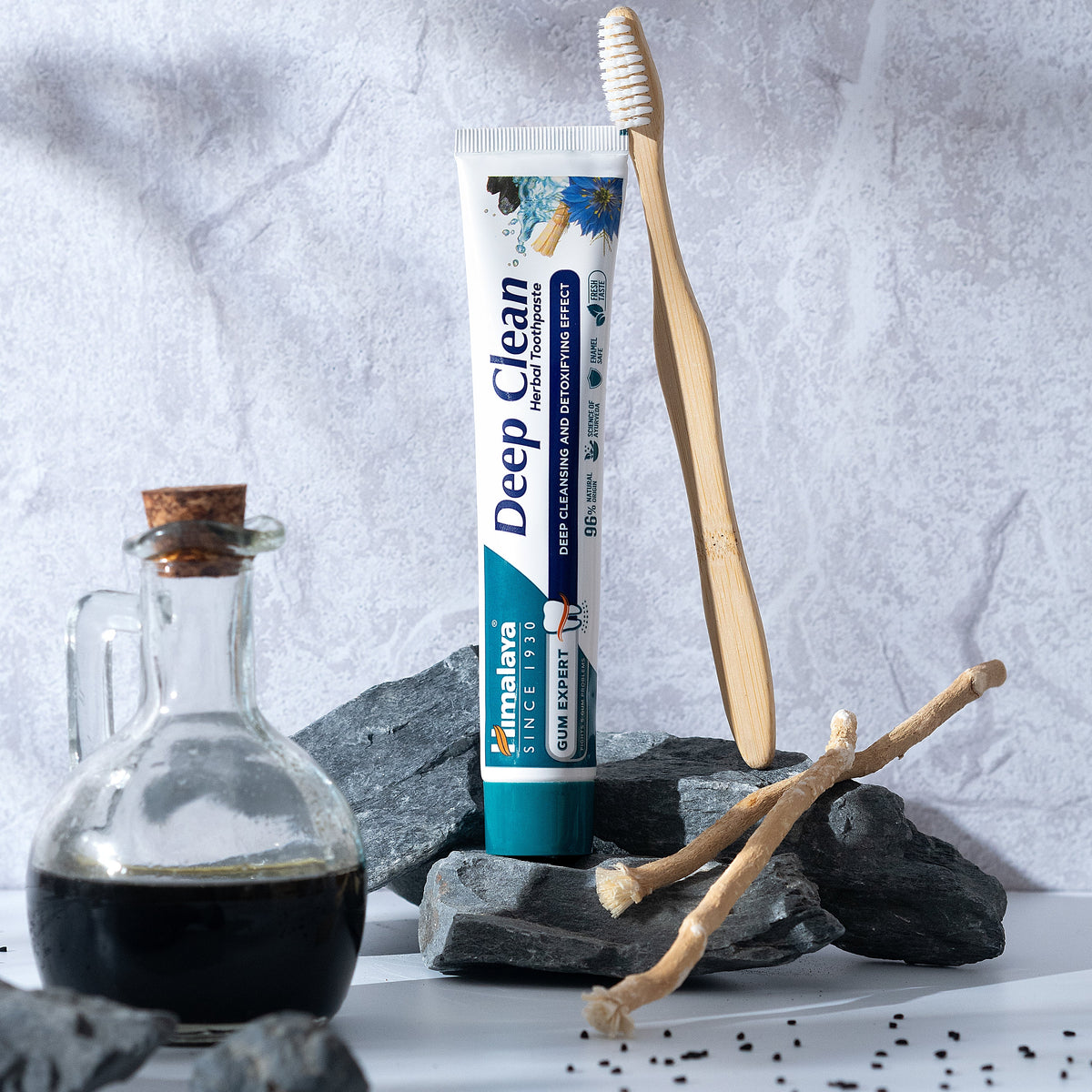 Himalaya Gum Expert Deep Clean Herbal Toothpaste - 75 ml-2