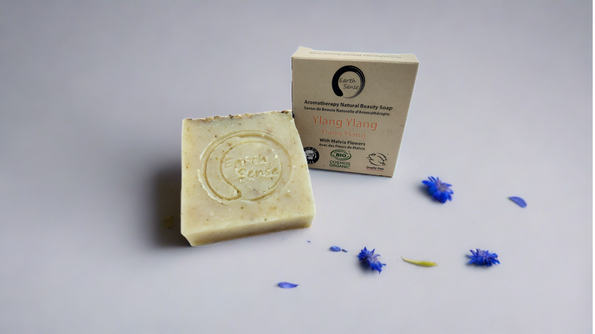 Savon solide bio certifié – Ylang-ylang & fleurs de bleuet – 90 g